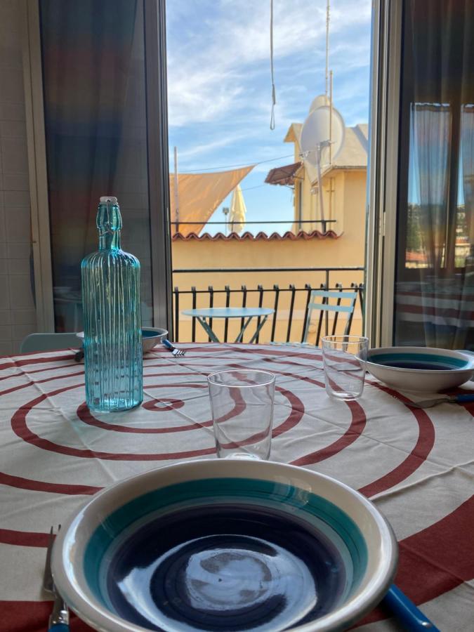 Casa Enza: appartamento a un passo dal mare. Bordighera Esterno foto