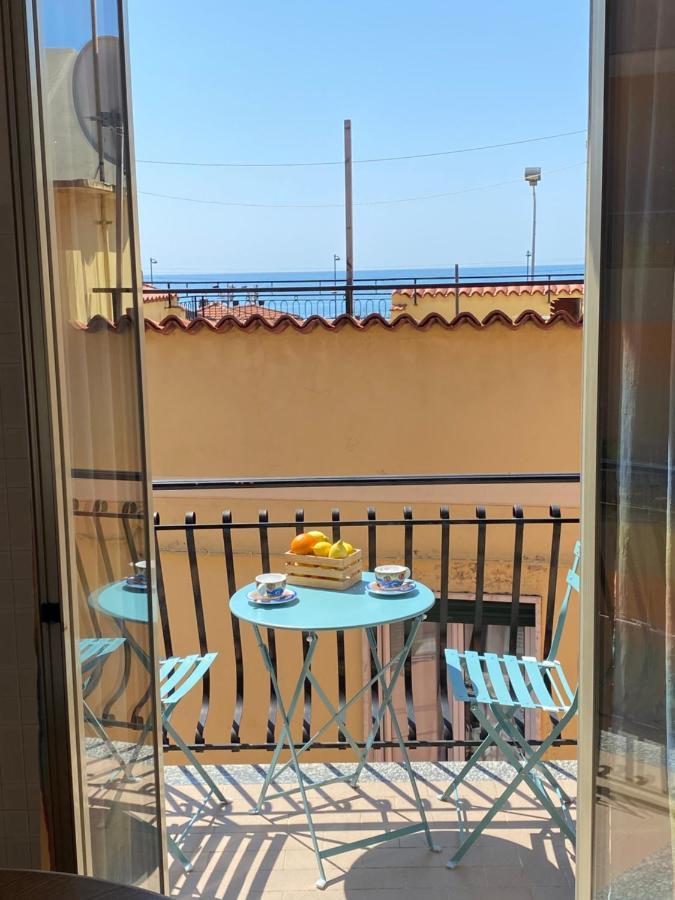Casa Enza: appartamento a un passo dal mare. Bordighera Esterno foto